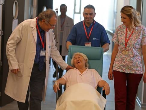 Slider image (2) NP ISTANBUL Brain Hospital